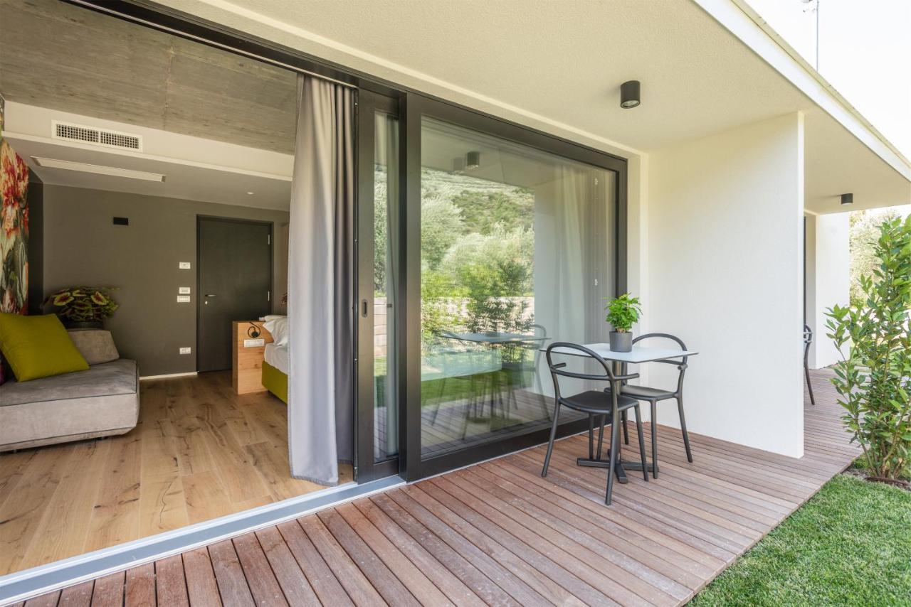 Dreibettzimmer mit Gartenblick